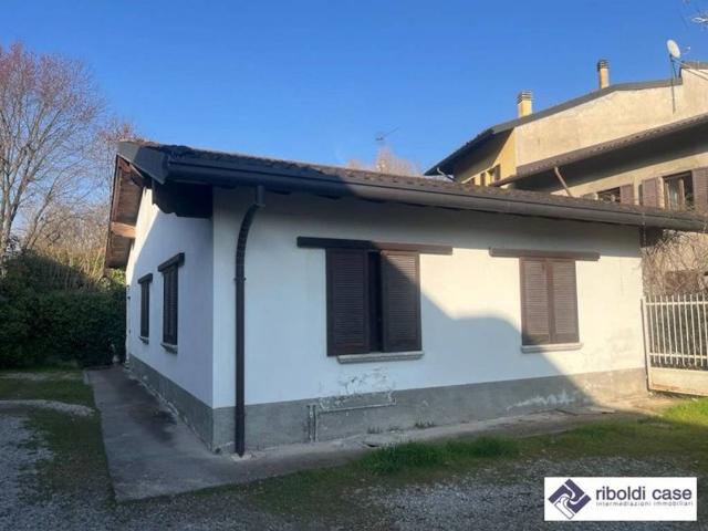 Casa indipendente in vendita a Verano Brianza MB