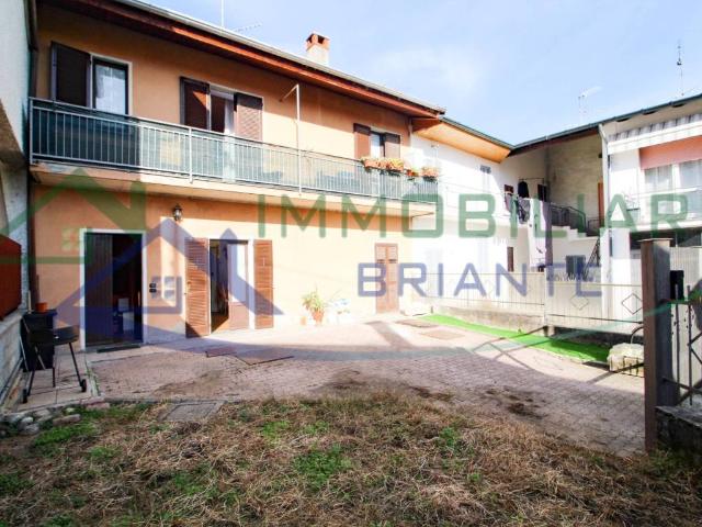 Casa indipendente in vendita a Vergiate VA