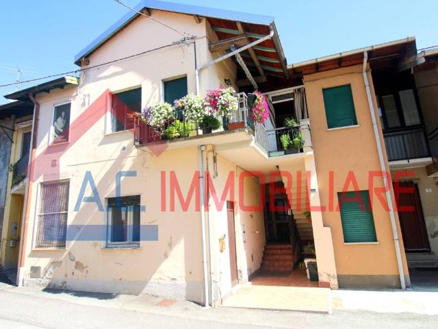Casa indipendente in vendita a Vergiate VA