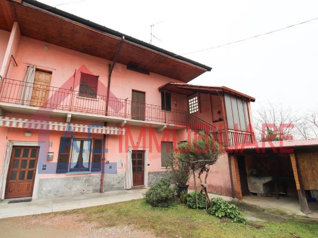 Casa indipendente in vendita a Vergiate VA