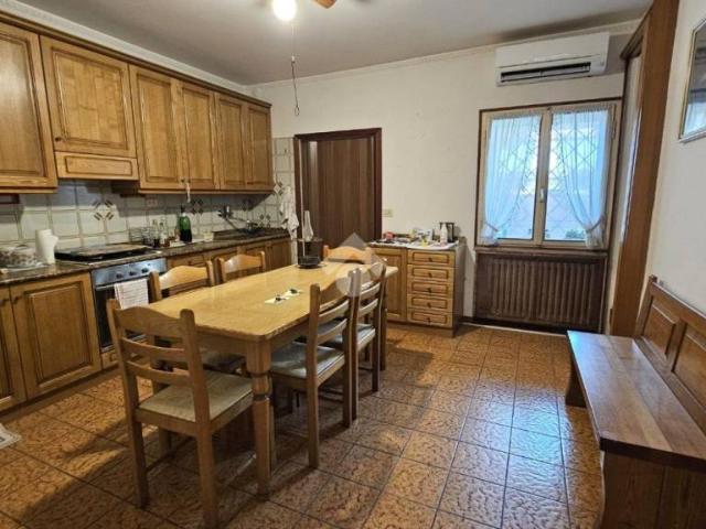 Casa indipendente in vendita a Verona, Borgo Roma