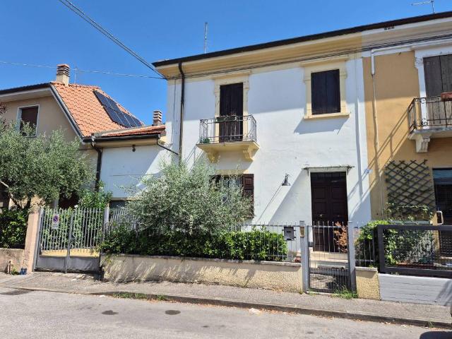 Casa indipendente in vendita a Verona VR