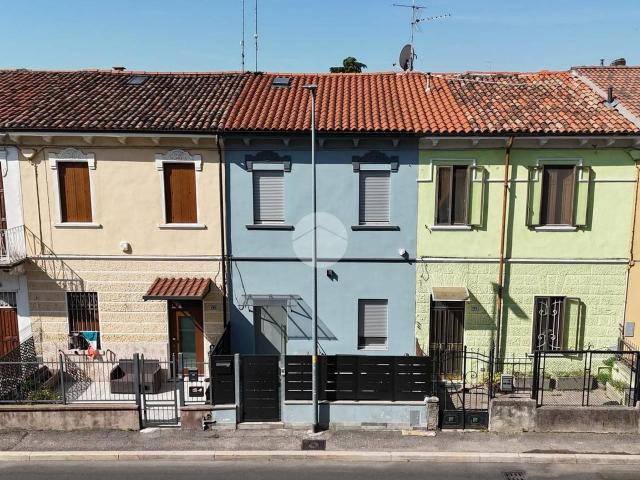 Casa indipendente in vendita a Verona