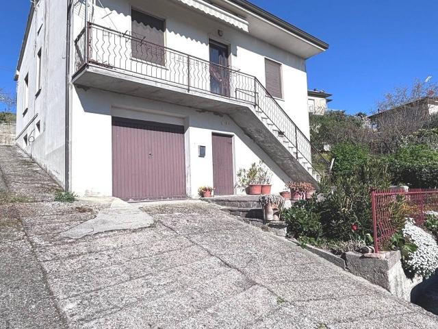 Casa indipendente in vendita a Vernasca