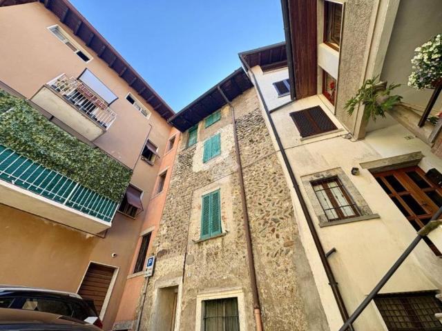 Casa indipendente in vendita a Vertova BG