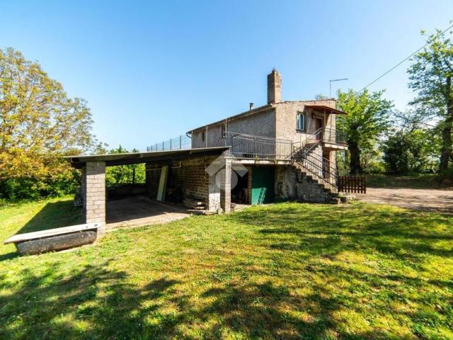 Casa indipendente in vendita a Vitorchiano VT
