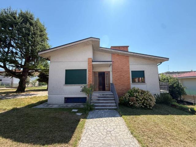 Casa indipendente in vendita a Vittorio Veneto TV