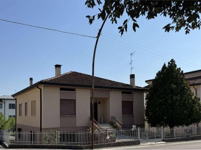 Casa indipendente in vendita a Vittorio Veneto TV
