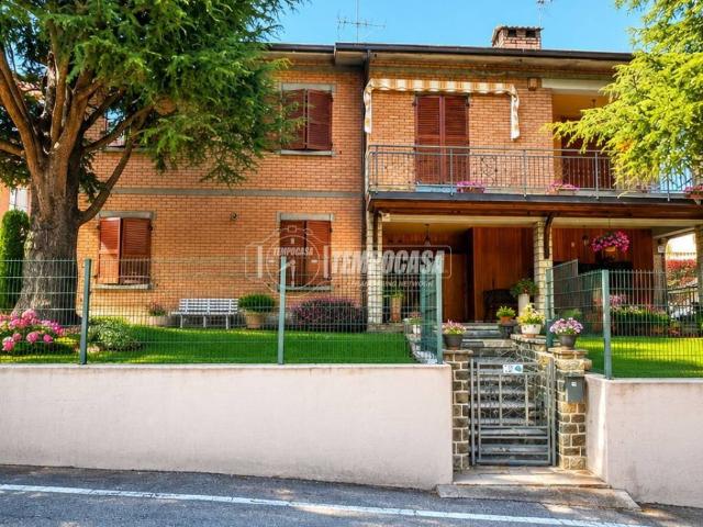 Casa indipendente in vendita a Viano RE