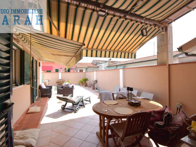 Casa indipendente in vendita a Viareggio, Centro