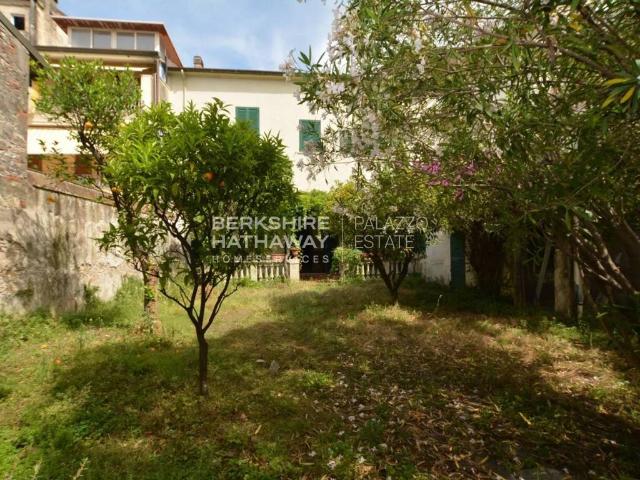 Casa indipendente in vendita a Viareggio LU