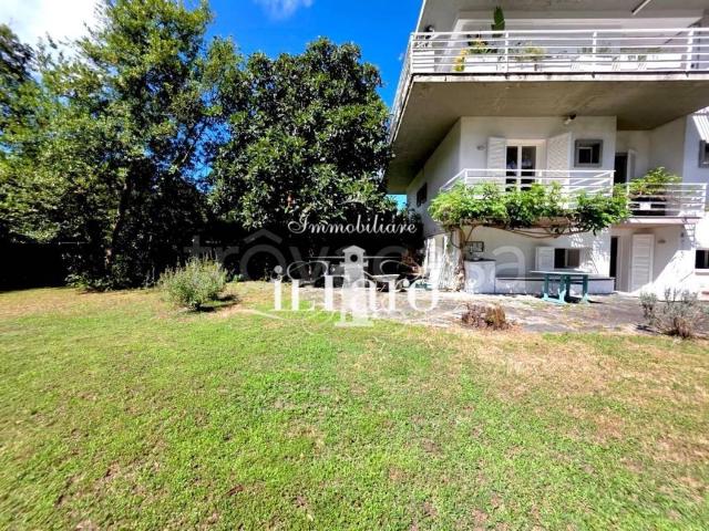Casa indipendente in vendita a Viareggio, Torre Del Lago Puccini