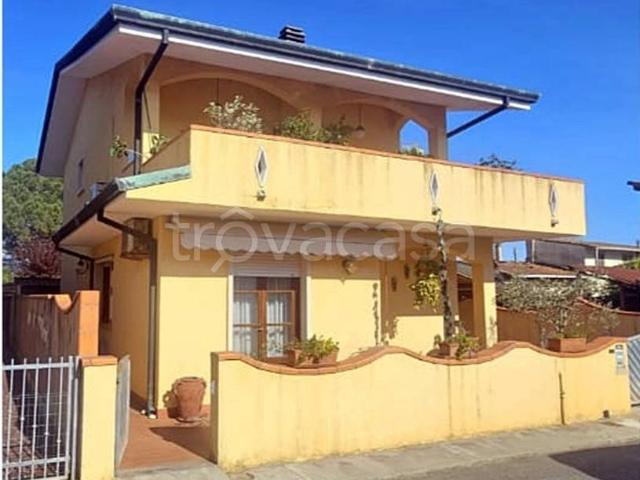 Casa indipendente in vendita a Viareggio via Consorziale