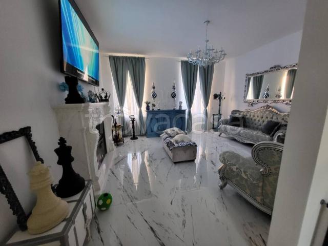 Casa indipendente in vendita a Viareggio via Giotto