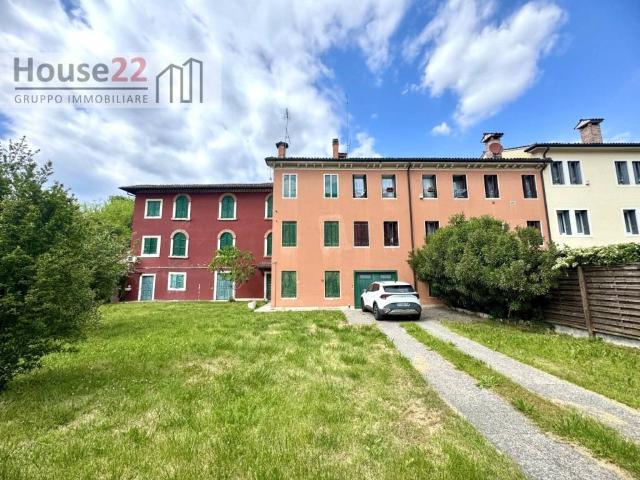 Casa indipendente in vendita a Vicenza VI