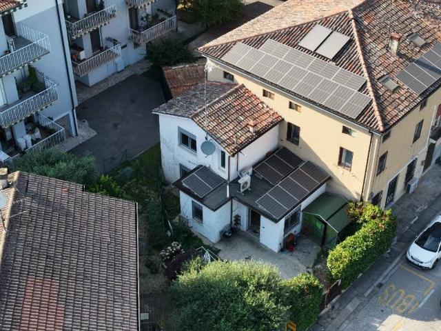 Casa indipendente in vendita a Vicenza VI