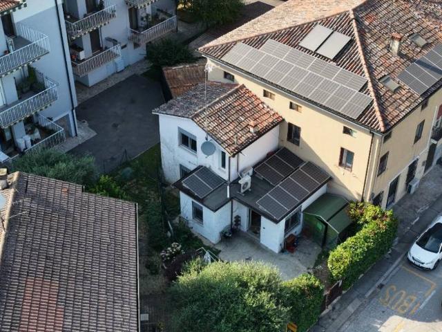 Casa indipendente in vendita a Vicenza viale Sant'Agostino, Ferrovieri Sant'Agostino