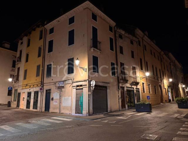 Casa indipendente in vendita a Vicenza, Centro città