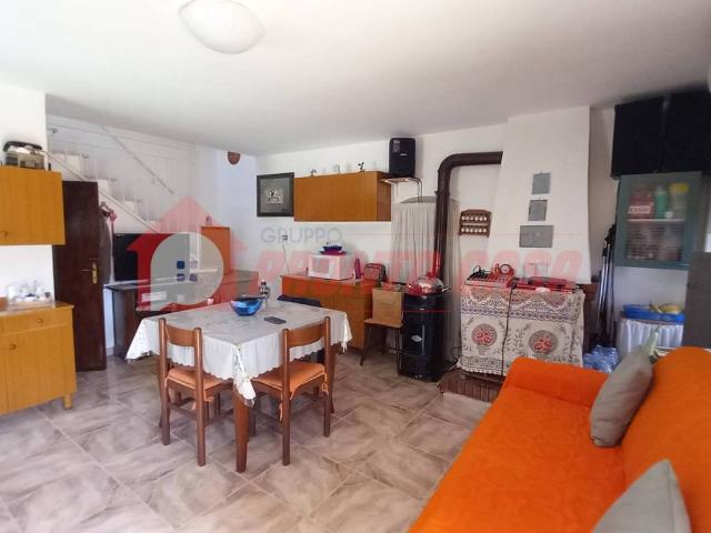 Casa indipendente in vendita a Vico del Gargano FG