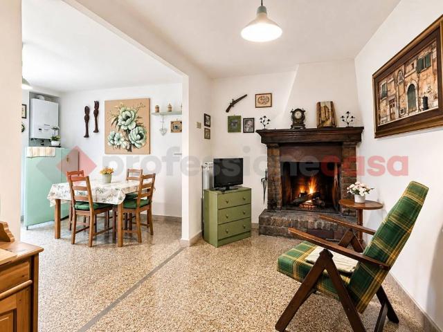 Casa indipendente in vendita a Vico nel Lazio FR