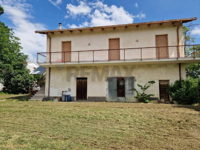 Casa indipendente in vendita a Vicoli PE