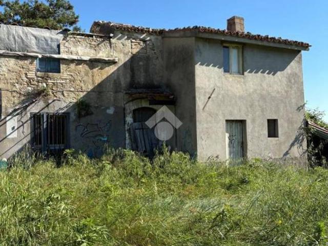 Casa indipendente in vendita a Vicoli