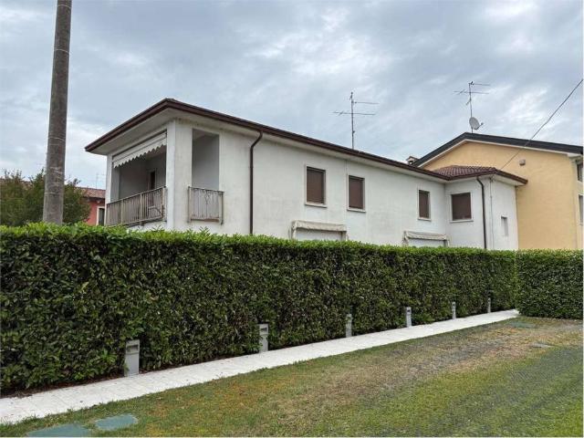Casa indipendente in vendita a Vigasio VR