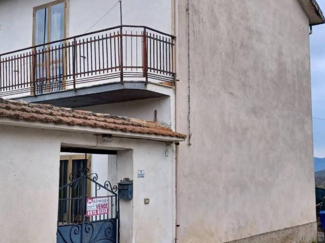 Casa indipendente in vendita a Viggiano PZ