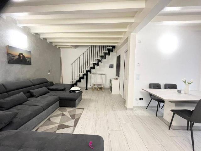 Casa indipendente in vendita a Villa Carcina BS