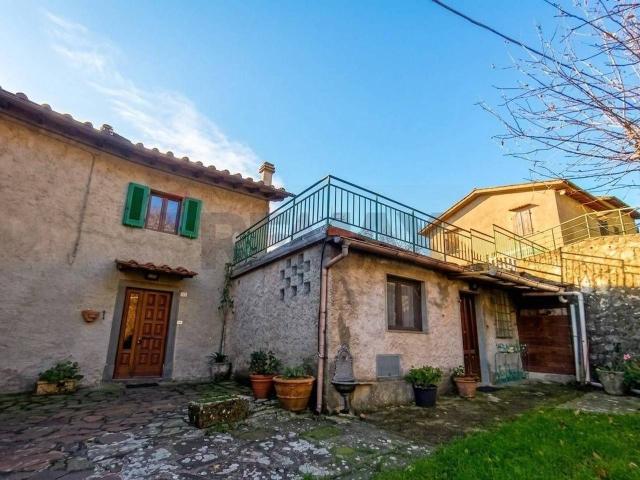 Casa indipendente in vendita a Villa Basilica