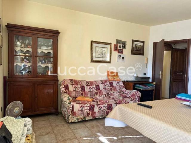 Casa indipendente in vendita a Villa Basilica LU