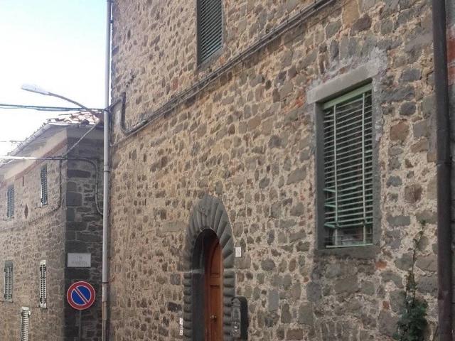 Casa indipendente in vendita a Villa Basilica LU