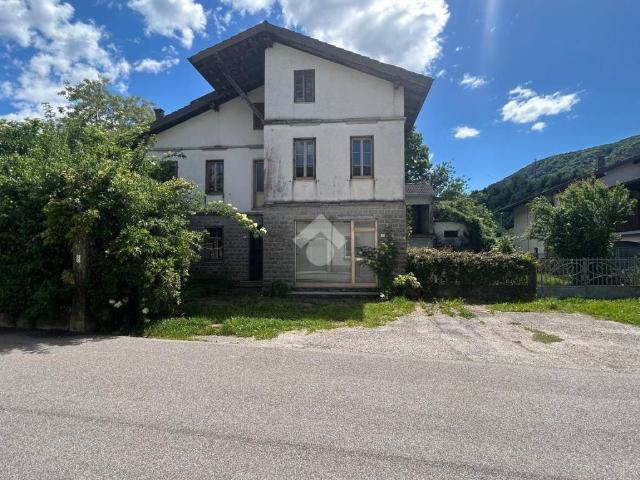 Casa indipendente in vendita a Villa Santina UD