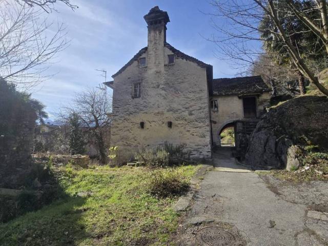 Casa indipendente in vendita a Villadossola VB