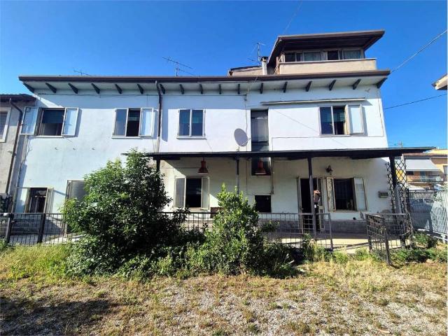 Casa indipendente in vendita a Villafranca di Verona VR
