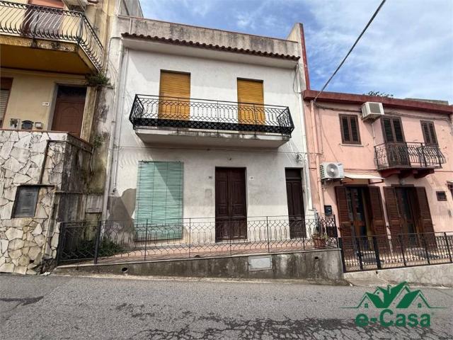 Casa indipendente in vendita a Villafranca Tirrena ME