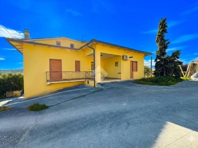 Casa indipendente in vendita a Villamagna CH