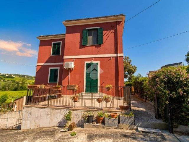 Casa indipendente in vendita a Villamagna CH
