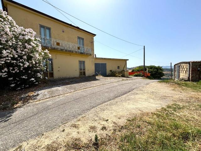 Casa indipendente in vendita a Villanova del Battista AV
