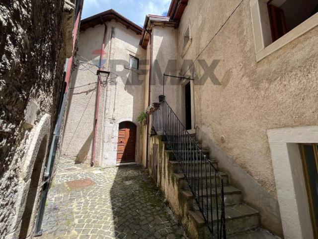 Casa indipendente in vendita a Villetta Barrea AQ