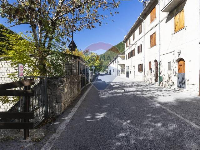 Casa indipendente in vendita a Villetta Barrea