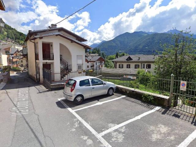 Casa indipendente in vendita a Vilminore di Scalve BG