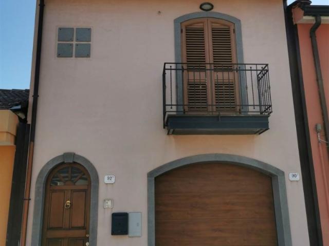 Casa indipendente in vendita a Zafferana Etnea via Cancelliere 90