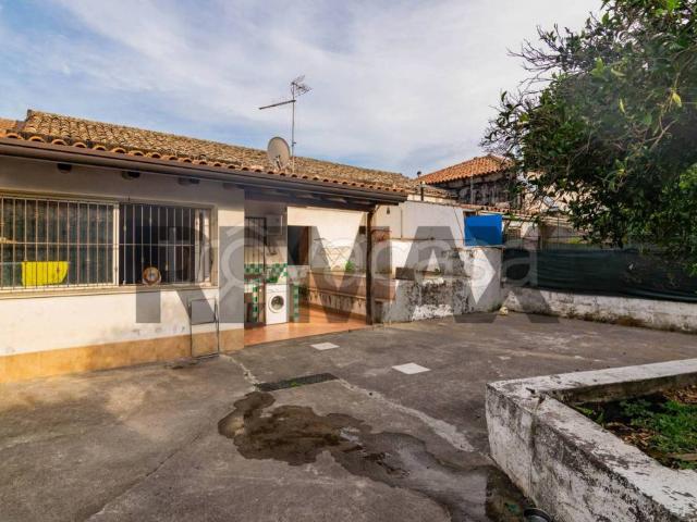 Casa indipendente in vendita a Zafferana Etnea via Passopomo, 9