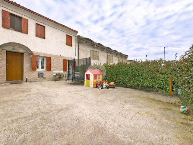 Casa indipendente in vendita a Zevio VR