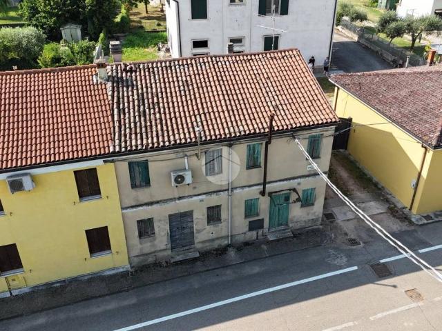 Casa indipendente in vendita a Zevio VR