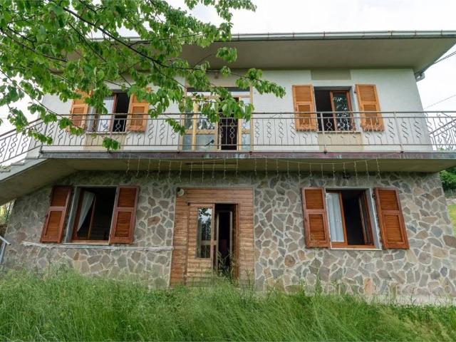 Casa indipendente in vendita a Zeri MS