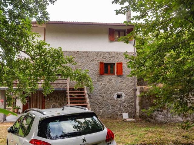 Casa indipendente in vendita a Zeri MS