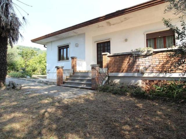Casa indipendente in vendita a Zermeghedo via Chiesa, 33
