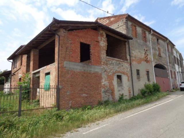 Casa indipendente in vendita a Ziano Piacentino PC